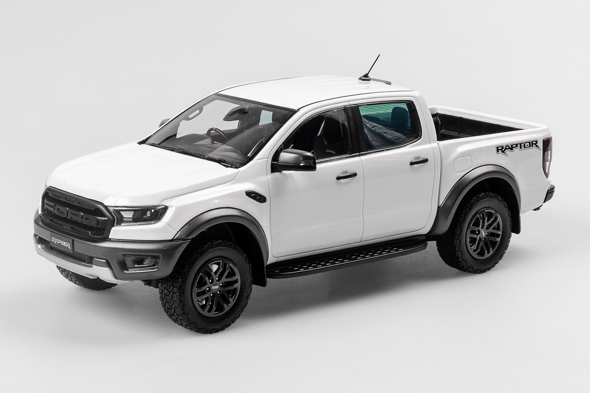 Bone White Ranger Raptor It's cold in here... The 1:18 Arctic White Ford Ranger Raptor Has Roll ...