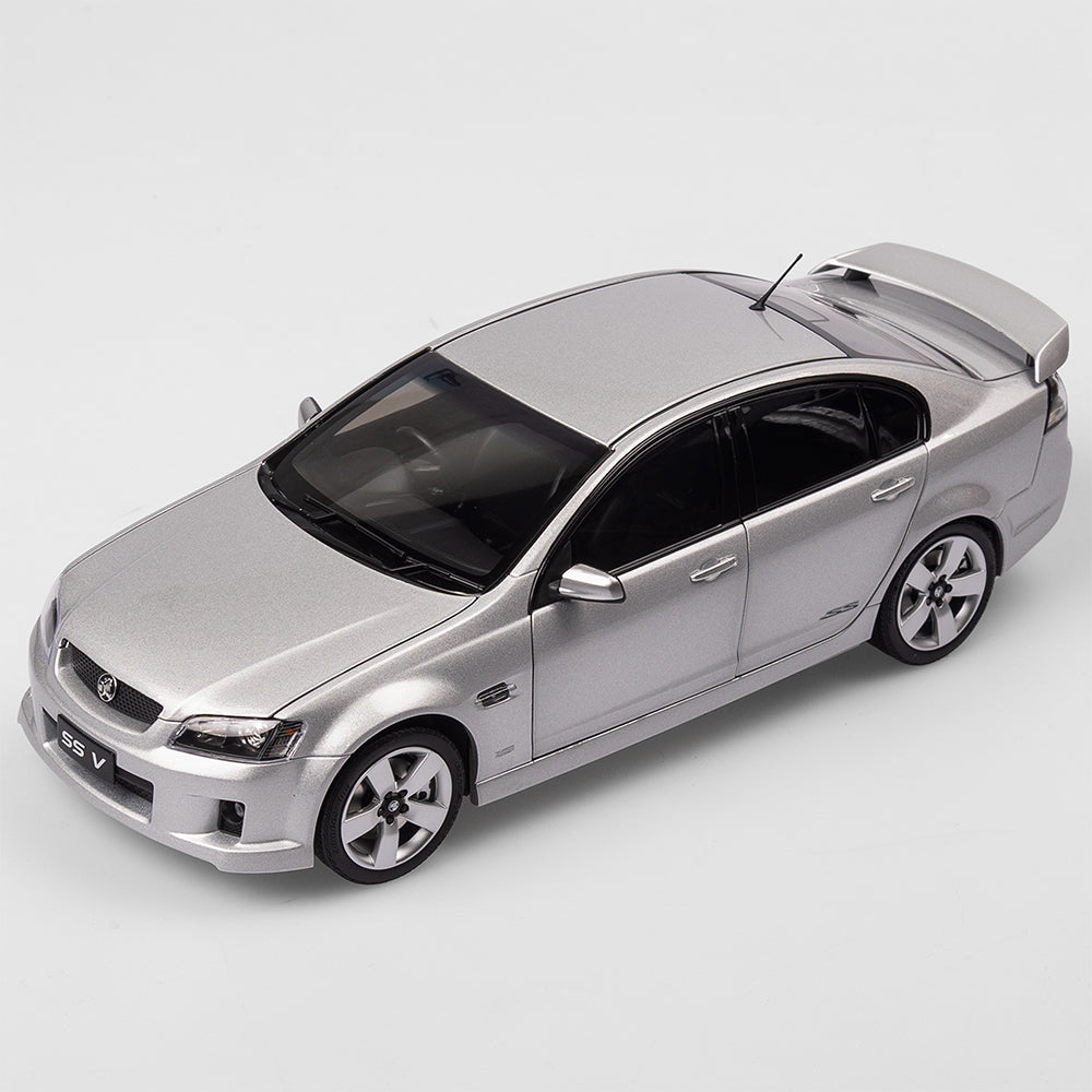 1:18 Holden VE Commodore SS V - Nickel Metallic