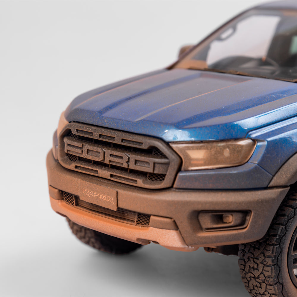 1:18 Ford Ranger Raptor - Velocity Blue - Dirty Version With Dog ...